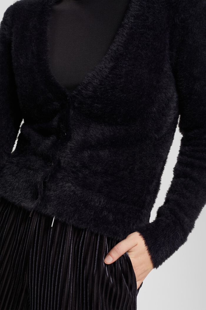 Fluffy V-neck cardigan, BLACK, detail image number 2