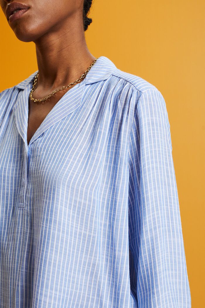 Loose fit blouse, LENZING™ ECOVERO™, LIGHT BLUE, detail image number 2