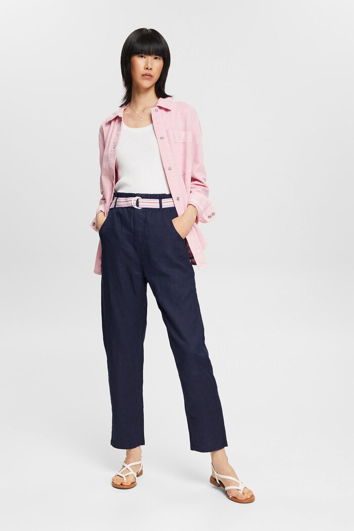 Made of linen: trousers with a colourful belt