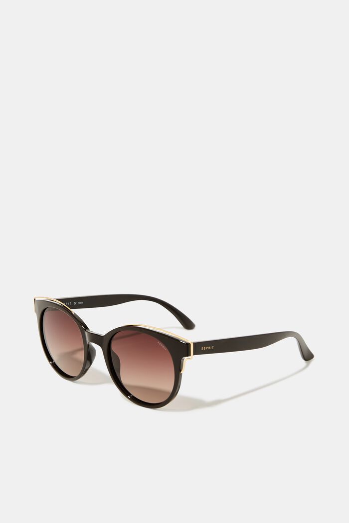 Sunglasses with polarised lenses