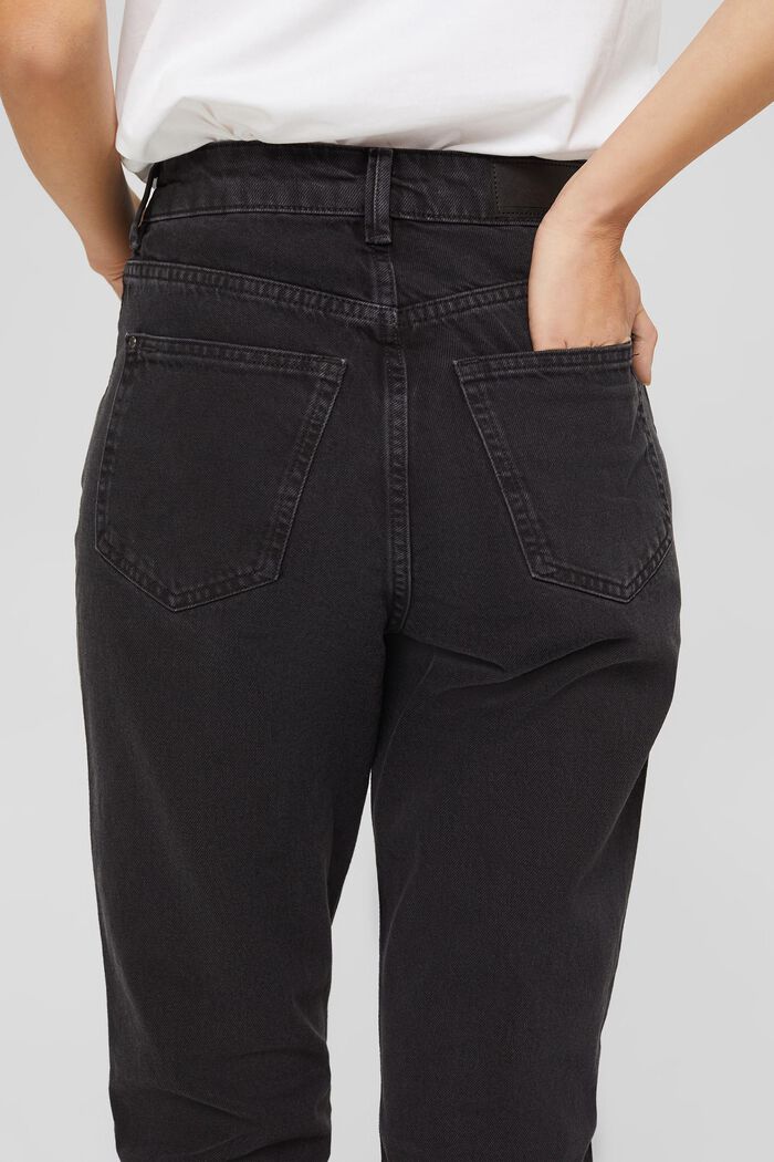 High-rise jeans with cropped leg