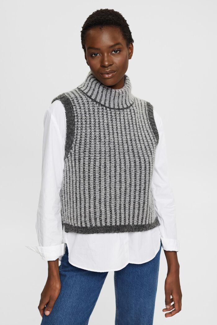 Chunky knit sleeveless jumper with alpaca