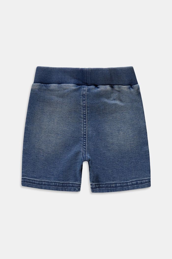 Shorts with a drawstring waistband