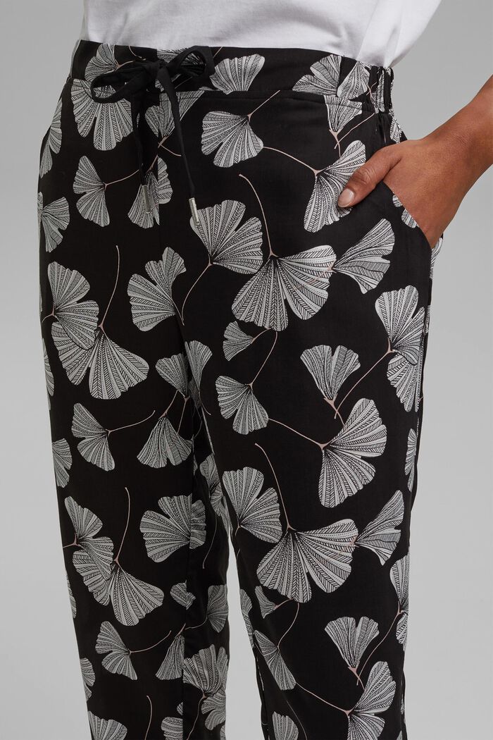Pyjama bottoms with a gingko print, LENZING™ ECOVERO™, BLACK, detail image number 2