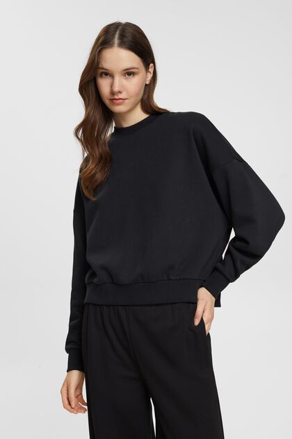 Sweatshirt with button placket at the back