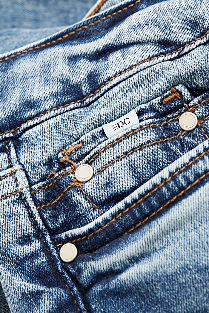 Jeans made of blended organic cotton