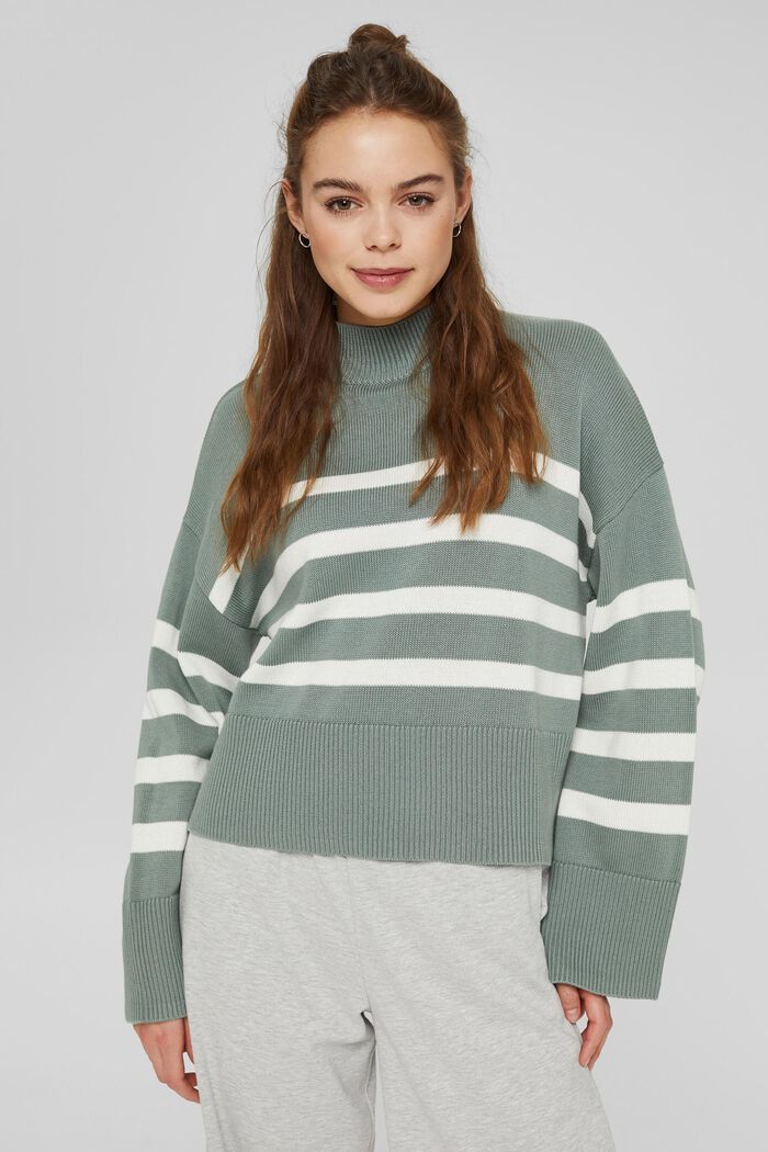 Striped jumper with wide sleeves