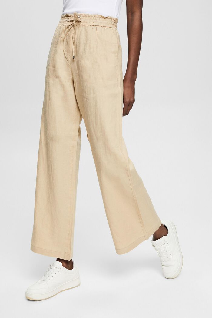 Linen trousers with a wide leg
